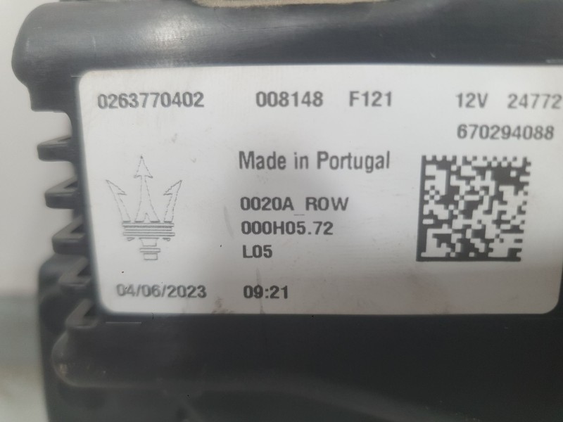 Recambio de cuadro instrumentos para maserati grecale modena mild hybrid q4 referencia OEM IAM 0670294088  