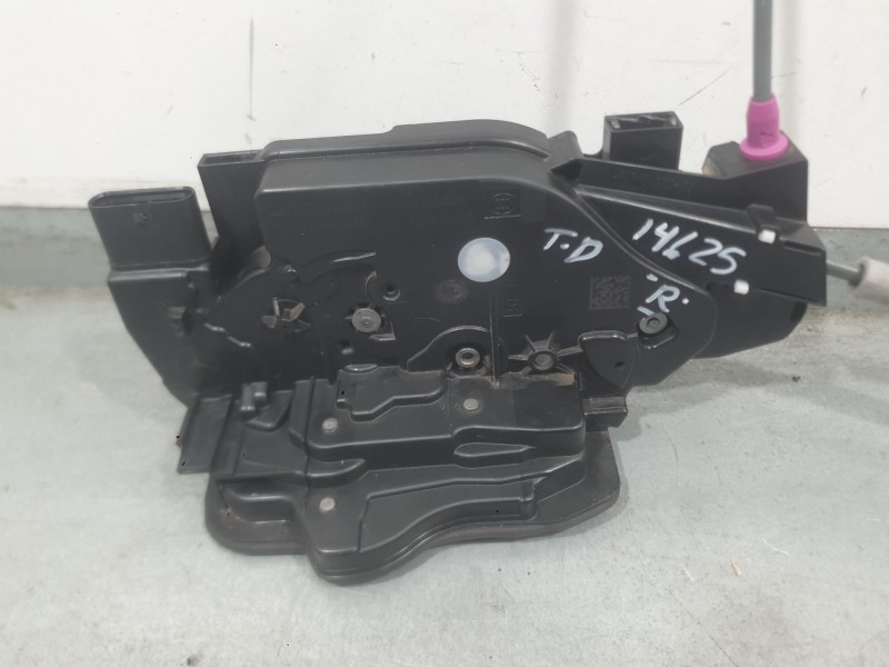 Recambio de cerradura puerta trasera derecha para mercedes-benz clase b (247) b180 referencia OEM IAM A0997302801  