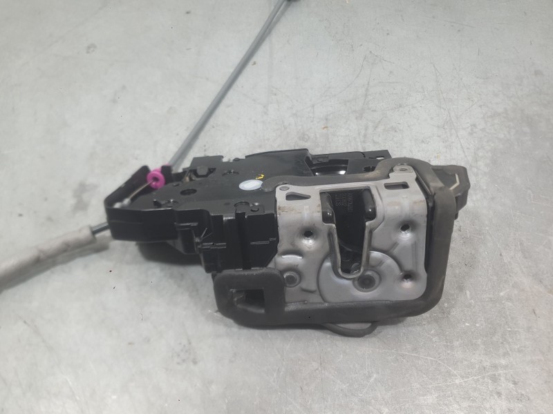 Recambio de cerradura puerta trasera derecha para mercedes-benz clase b (247) b180 referencia OEM IAM A0997302801  