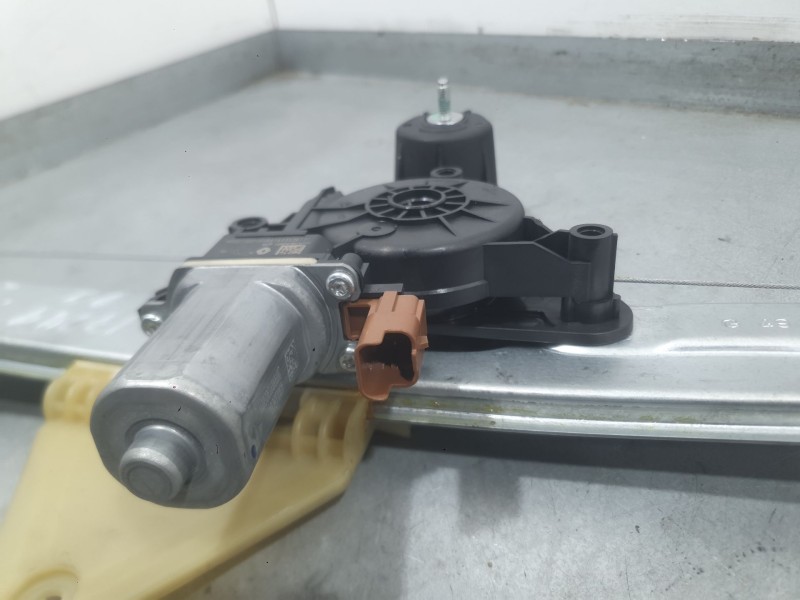 Recambio de elevalunas delantero izquierdo para dacia sandero iii 1.0 tce 90 referencia OEM IAM 807218548R  