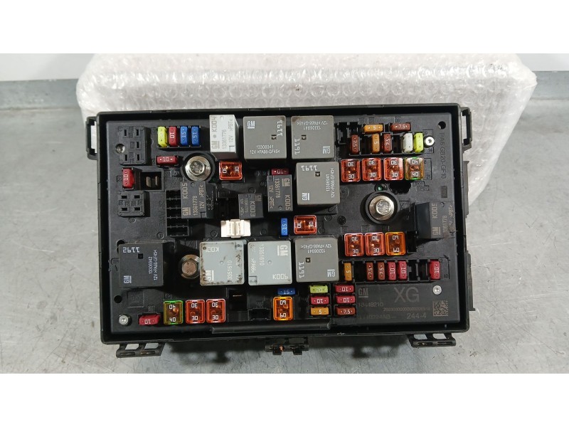 Recambio de caja reles / fusibles para opel astra j (p10) 1.6 cdti (68) referencia OEM IAM 39065975  
