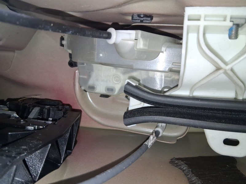 Recambio de cerradura puerta delantera derecha para citroën c3 iii (sx) 1.5 bluehdi 100 (sxyhyp, sxyhtu) referencia OEM IAM 9812