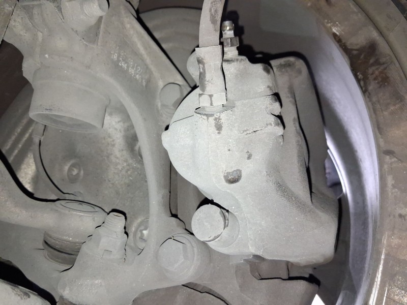 Recambio de pinza freno delantera derecha para bmw x1 (e84) sdrive 18 d referencia OEM IAM 34116778146  