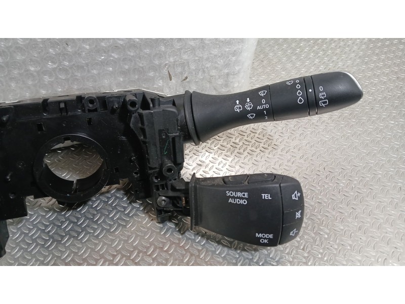 Recambio de mando luces y limpia para renault megane iv hatchback (b9a/m/n_) 1.3 tce 115 (b9n9) referencia OEM IAM 255674919R  