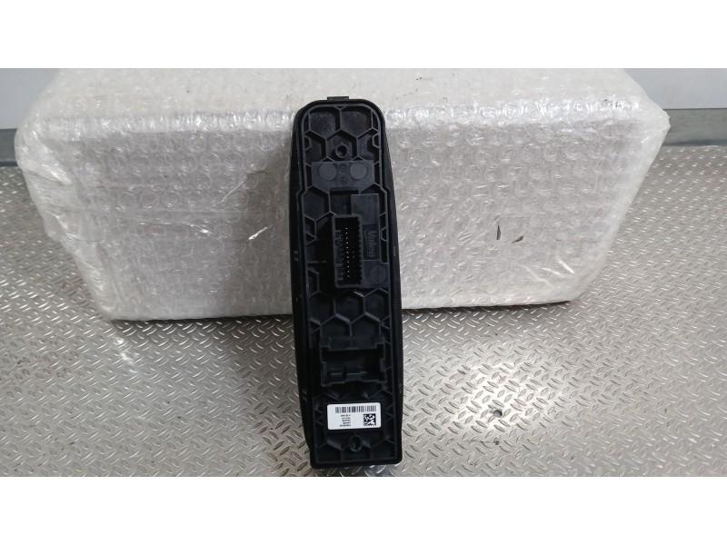 Recambio de mando elevalunas delantero izquierdo para renault megane iv hatchback (b9a/m/n_) 1.3 tce 115 (b9n9) referencia OEM I