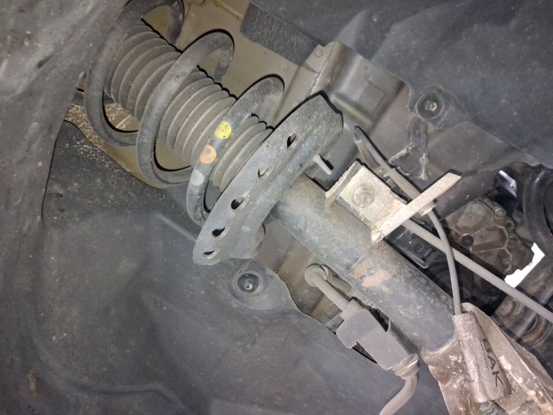Recambio de amortiguador delantero izquierdo para ford s-max (wa6) 2.0 tdci referencia OEM IAM 1746180  