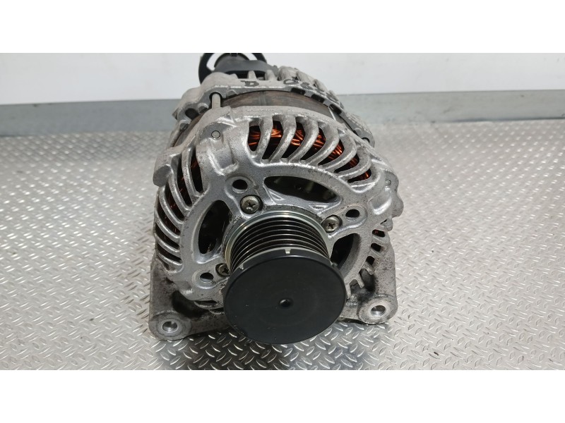 Recambio de alternador para renault megane iv hatchback (b9a/m/n_) 1.3 tce 115 (b9n9) referencia OEM IAM 231005300R  