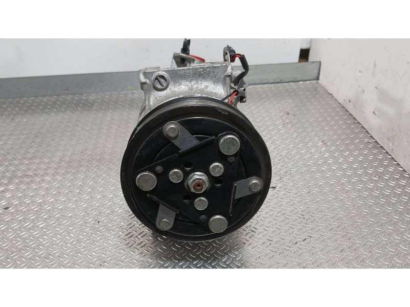 Recambio de compresor aire acondicionado para renault megane iv hatchback (b9a/m/n_) 1.3 tce 115 (b9n9) referencia OEM IAM 92600