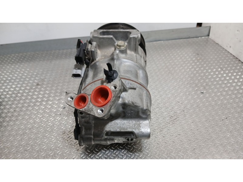 Recambio de compresor aire acondicionado para renault megane iv hatchback (b9a/m/n_) 1.3 tce 115 (b9n9) referencia OEM IAM 92600