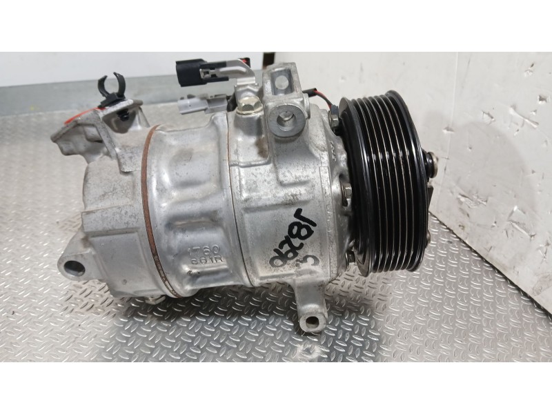 Recambio de compresor aire acondicionado para renault megane iv hatchback (b9a/m/n_) 1.3 tce 115 (b9n9) referencia OEM IAM 92600