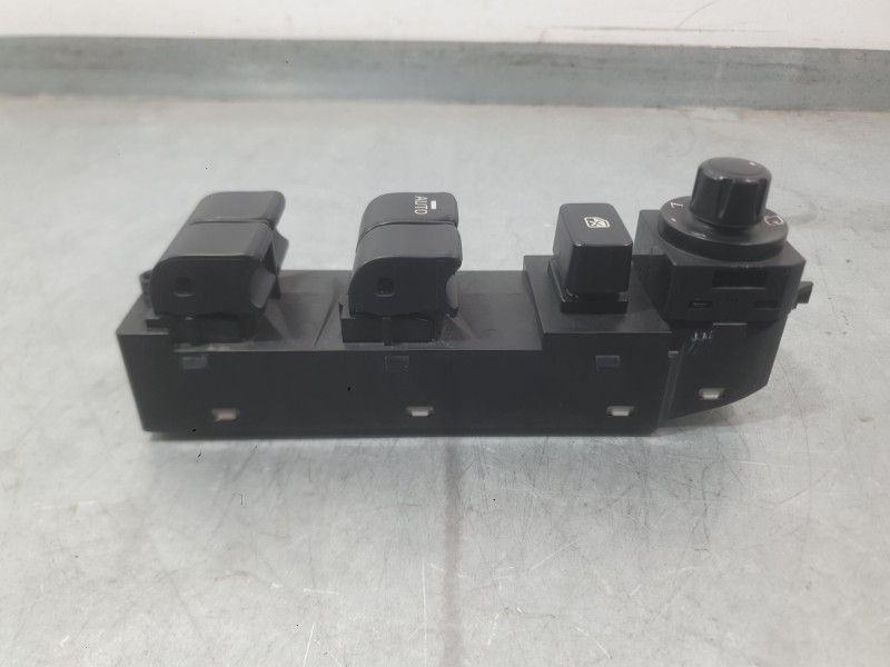 Recambio de mando elevalunas delantero izquierdo para mazda 3 (bm, bn) 2.0 referencia OEM IAM BHR166350A C/MANDO RETROVISOR 