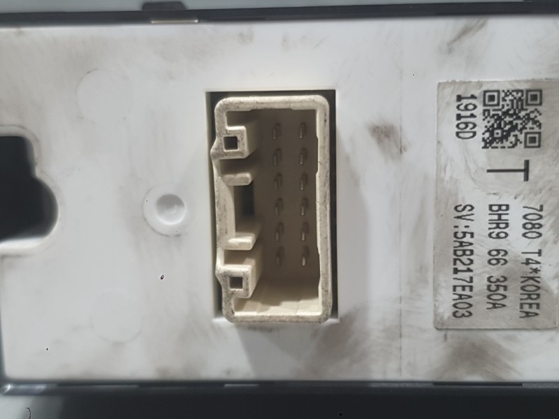 Recambio de mando elevalunas delantero izquierdo para mazda 3 (bm, bn) 2.0 referencia OEM IAM BHR166350A C/MANDO RETROVISOR 