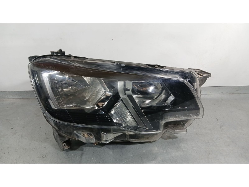 Recambio de faro derecho para peugeot rifter 1.5 bluehdi 100 referencia OEM IAM 9816826880  