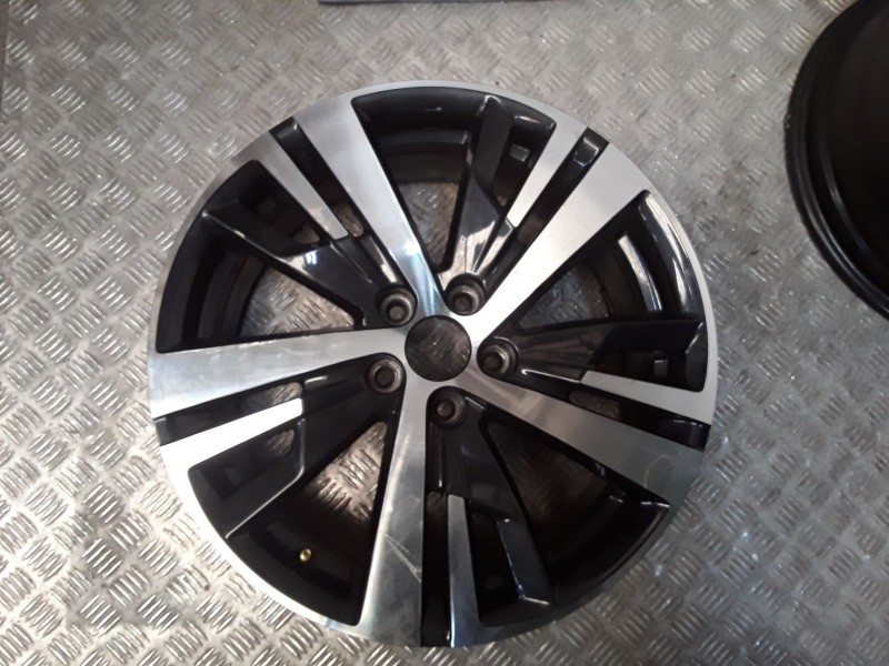 Recambio de juego llantas aluminio para peugeot 3008 ii suv (mc_, mr_, mj_, m4_) 1.5 bluehdi 130 referencia OEM IAM 7.5X18 5 TOR