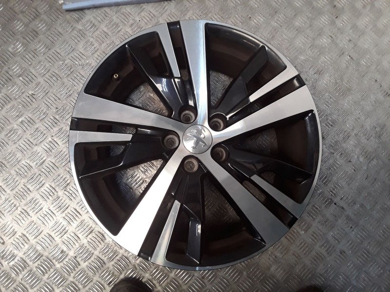 Recambio de juego llantas aluminio para peugeot 3008 ii suv (mc_, mr_, mj_, m4_) 1.5 bluehdi 130 referencia OEM IAM 7.5X18 5 TOR
