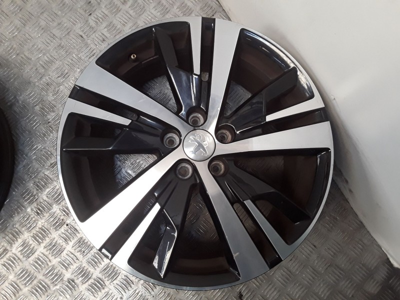 Recambio de juego llantas aluminio para peugeot 3008 ii suv (mc_, mr_, mj_, m4_) 1.5 bluehdi 130 referencia OEM IAM 7.5X18 5 TOR