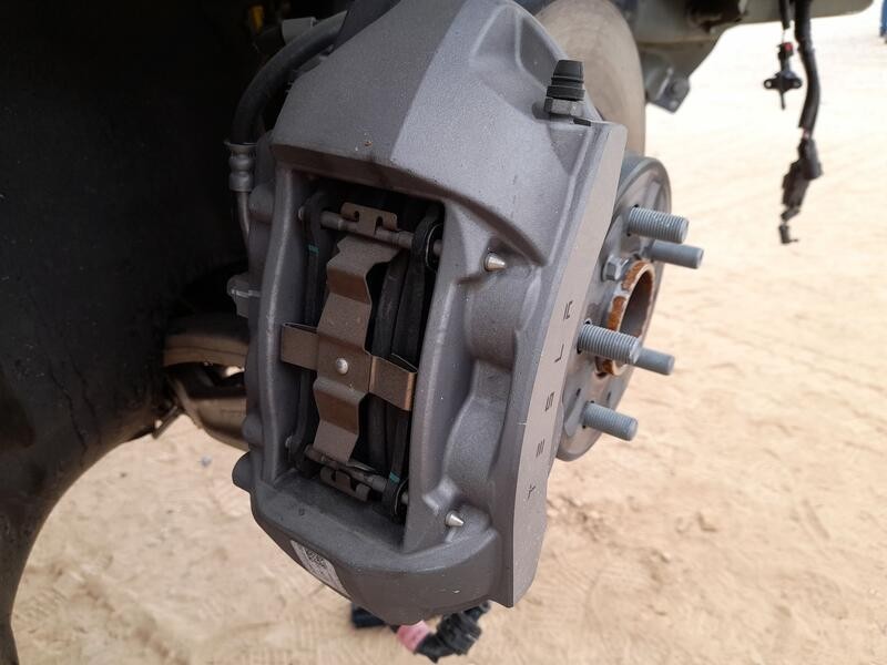 Recambio de pinza freno delantera derecha para tesla model 3 (5yj3) ev referencia OEM IAM 800820400B  