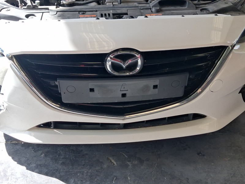 Recambio de rejilla delantera para mazda 3 (bm, bn) 2.2 d referencia OEM IAM BJE450712B  