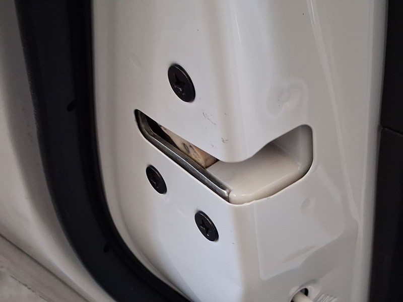 Recambio de cerradura puerta trasera izquierda para mazda 3 (bm, bn) 2.2 d referencia OEM IAM BHN973310B  