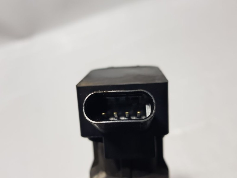 Recambio de bobina encendido para kia niro emotion plug-in hybrid referencia OEM IAM 2730103HA0 18K1200567G DENSO