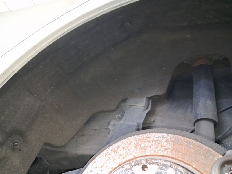 Recambio de plastico pase rueda tras. izq. para mazda 3 (bm, bn) 2.2 d referencia OEM IAM B45A561J1A  