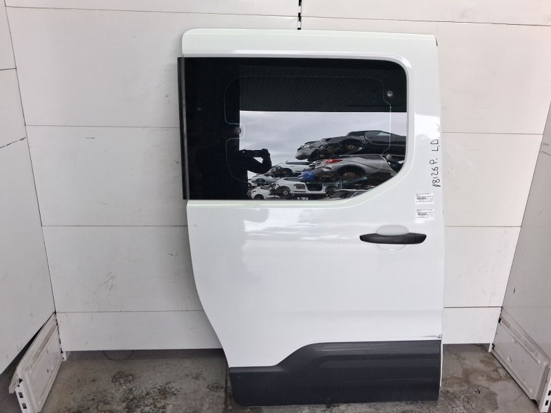 Recambio de puerta lateral corredera derecha para peugeot rifter 1.5 bluehdi 100 referencia OEM IAM 9820425380 TOCADA TOCADA