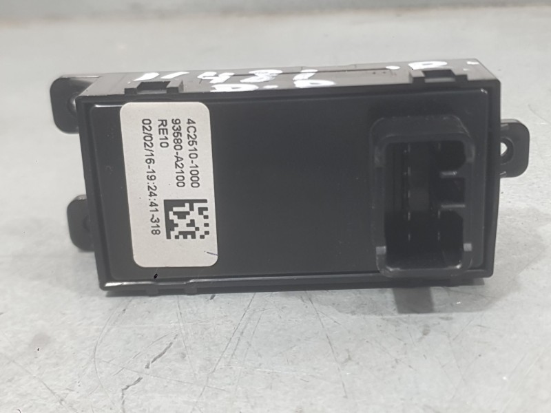 Recambio de mando elevalunas delantero derecho para kia cee´d (jd) 1.6 crdi 136 referencia OEM IAM 93580A2100  