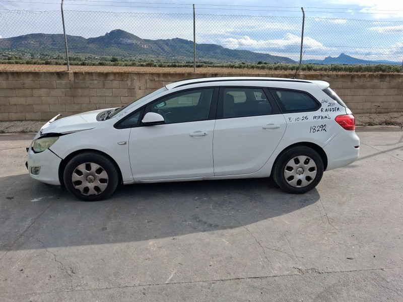opel astra j sports tourer (p10) del año 2011