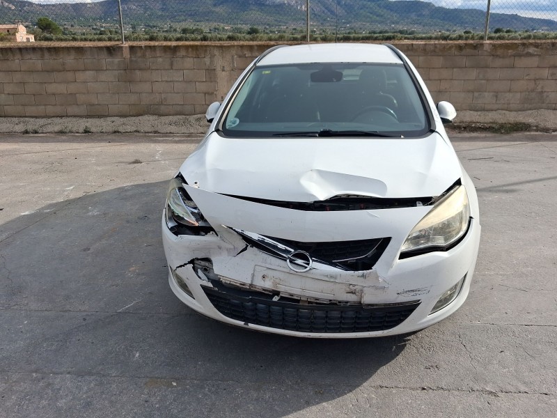 opel astra j sports tourer (p10) del año 2011