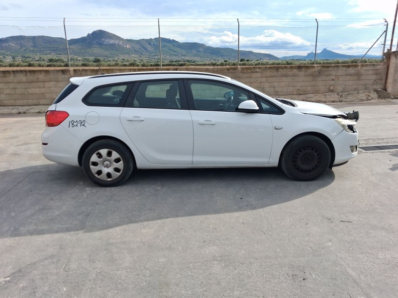 opel astra j sports tourer (p10) del año 2011