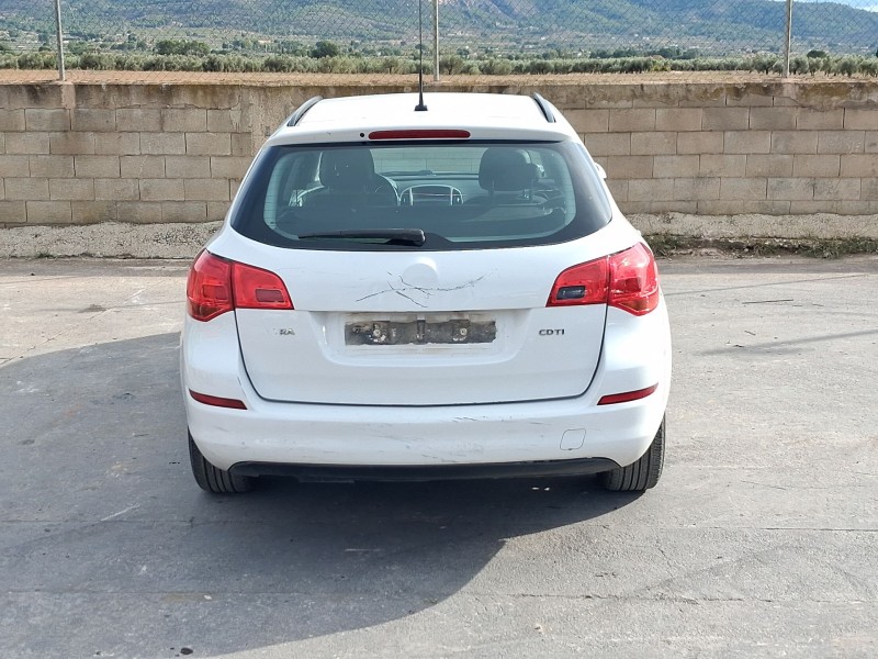opel astra j sports tourer (p10) del año 2011