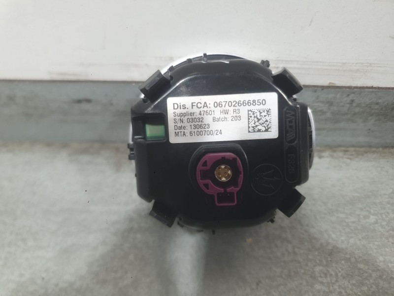 Recambio de pantalla multifuncion para maserati grecale modena mild hybrid q4 referencia OEM IAM 06702666850  610070024