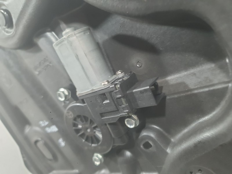 Recambio de elevalunas trasero izquierdo para mazda 3 (bm, bn) 2.0 referencia OEM IAM BHN97397XA  