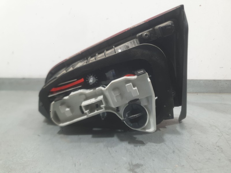 Recambio de piloto trasero izquierdo interior para volkswagen golf vii (5g1, bq1, be1, be2) 1.4 tsi referencia OEM IAM 5G0945093
