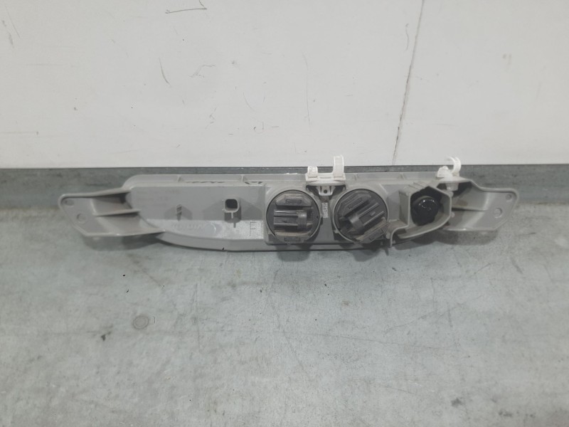 Recambio de piloto trasero central para toyota yaris (_p21_, _pa1_, _ph1_) 1.5 hybrid (mxph11) referencia OEM IAM  PARAGOLPES 