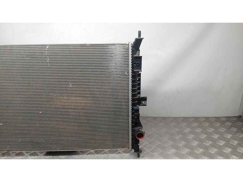 Recambio de radiador agua para peugeot 3008 ii suv (mc_, mr_, mj_, m4_) 1.5 bluehdi 130 referencia OEM IAM 9675747980 VALEO M167