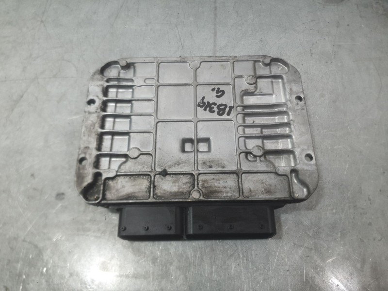 Recambio de centralita motor uce para opel astra j (p10) 1.7 cdti (68) referencia OEM IAM 55575082  