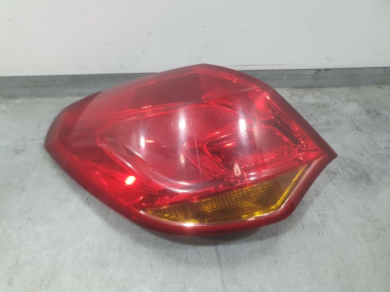 Recambio de piloto trasero izquierdo exterior para opel astra j (p10) 1.7 cdti (68) referencia OEM IAM 13319949  