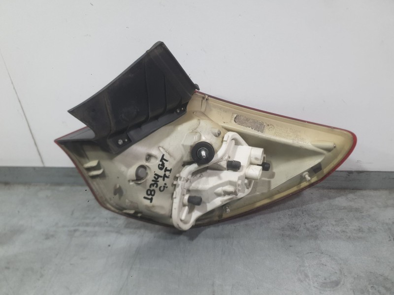 Recambio de piloto trasero izquierdo exterior para opel astra j (p10) 1.7 cdti (68) referencia OEM IAM 13319949  