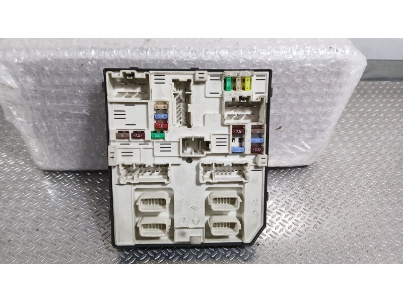 Recambio de caja reles / fusibles para renault kangoo express (fw0/1_) 1.5 dci 75 (fw07, fw10, fw04) referencia OEM IAM   
