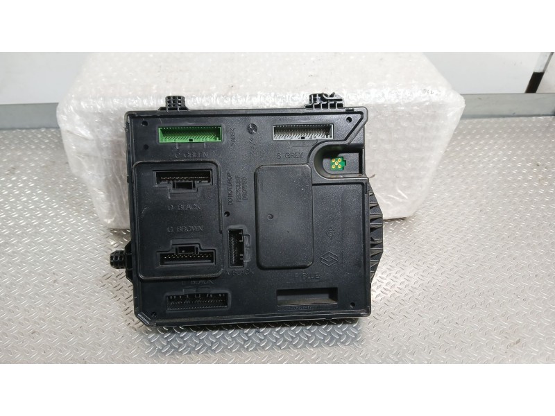 Recambio de caja reles / fusibles para renault megane iii hatchback (bz0/1_, b3_) 1.5 dci referencia OEM IAM   