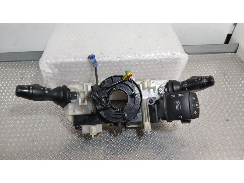 Recambio de mando luces y limpia para renault megane iii hatchback (bz0/1_, b3_) 1.5 dci referencia OEM IAM 255670019R  