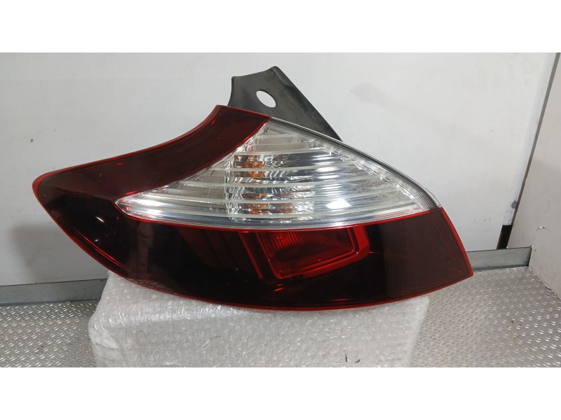 Recambio de piloto trasero izquierdo exterior para renault megane iii hatchback (bz0/1_, b3_) 1.5 dci referencia OEM IAM 2655505