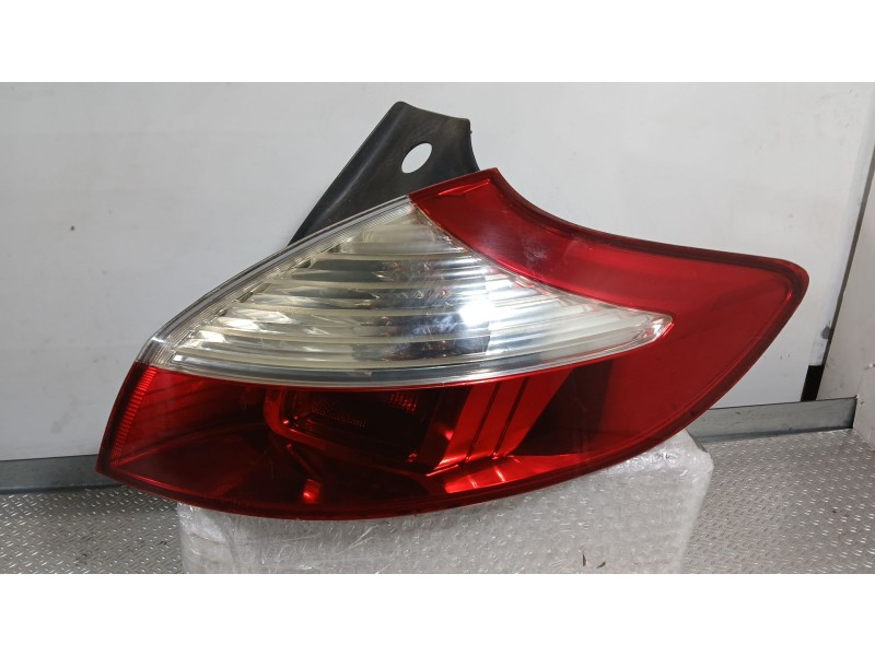 Recambio de piloto trasero derecho exterior para renault megane iii hatchback (bz0/1_, b3_) 1.5 dci referencia OEM IAM 265550548