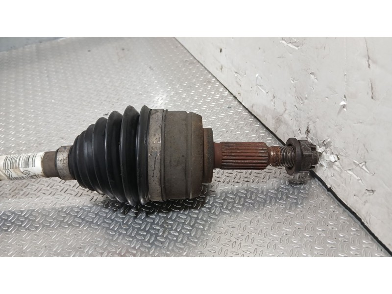 Recambio de transmision delantera derecha para renault megane iii hatchback (bz0/1_, b3_) 1.5 dci referencia OEM IAM 391006777R 
