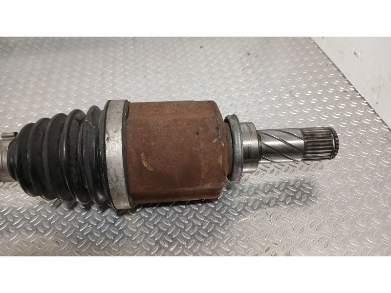Recambio de transmision delantera izquierda para renault megane iii hatchback (bz0/1_, b3_) 1.5 dci referencia OEM IAM 391016204