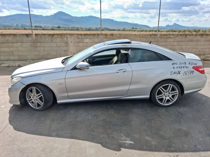 mercedes-benz clase e coupé (c207) del año 2009