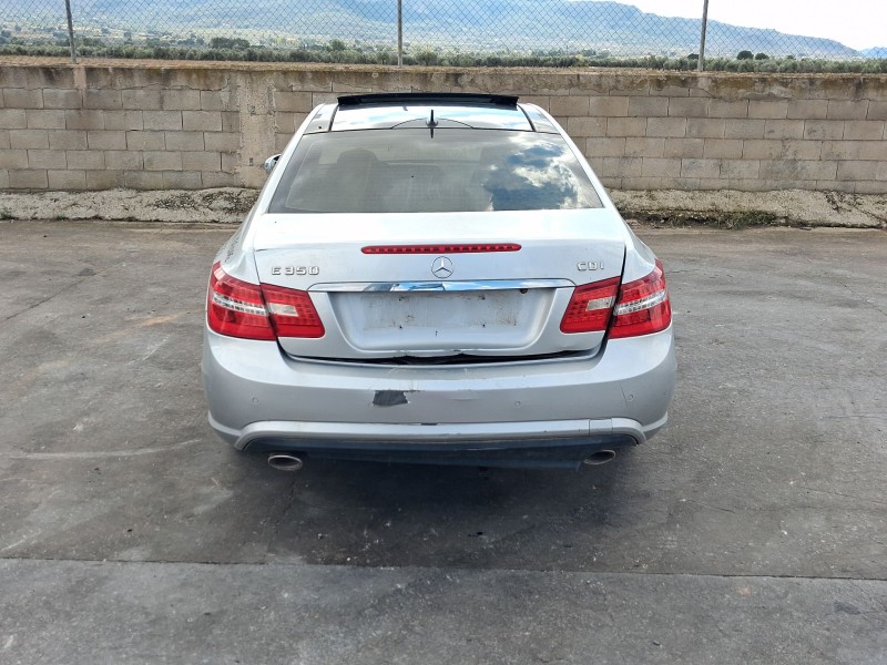 mercedes-benz clase e coupé (c207) del año 2009