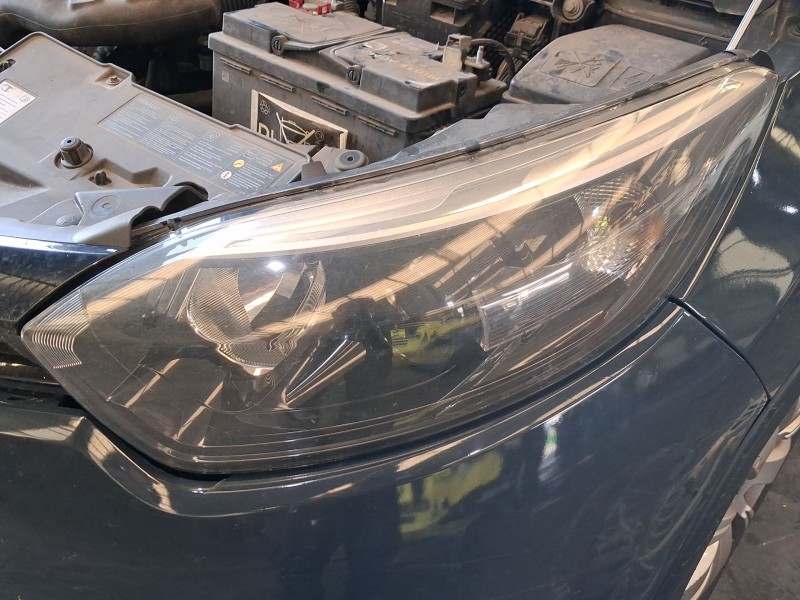 Recambio de faro izquierdo para renault captur i (j5_, h5_) 1.5 dci 90 referencia OEM IAM 260607817R  