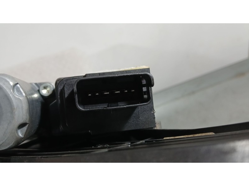 Recambio de elevalunas trasero izquierdo para peugeot 3008 ii suv (mc_, mr_, mj_, m4_) 1.5 bluehdi 130 referencia OEM IAM 981048